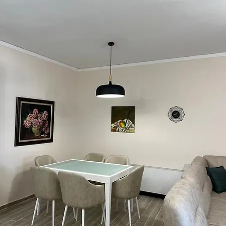 Henri Apartament Vl 아파트 *